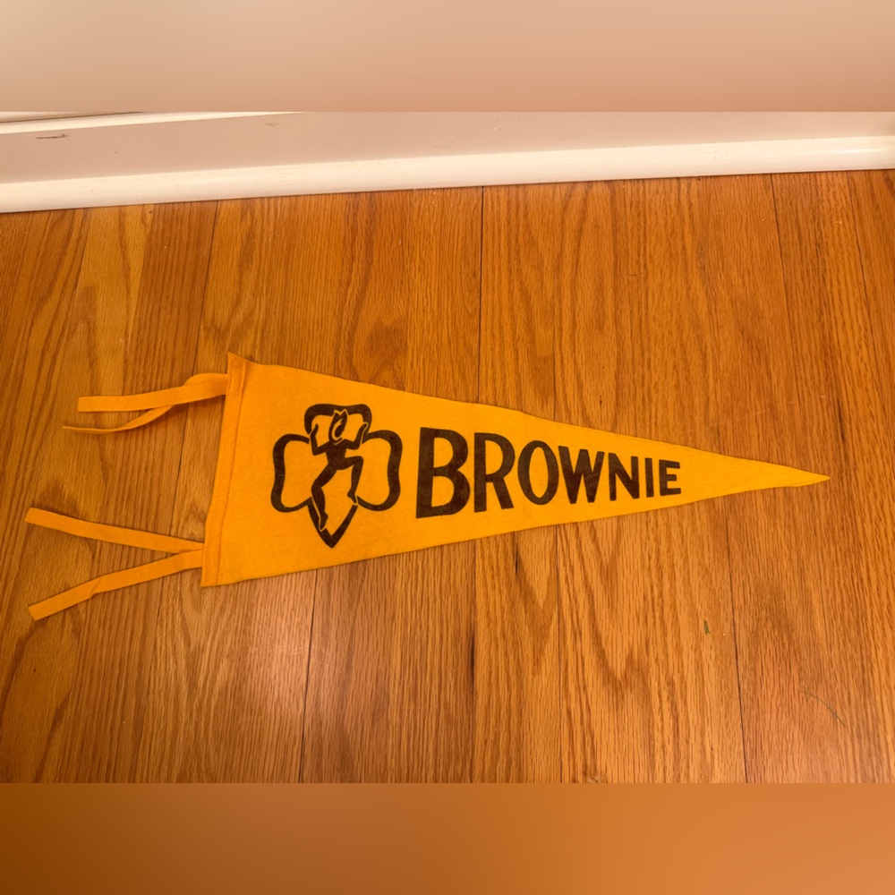 Vintage Brownie Girl Scout Pennant Flag